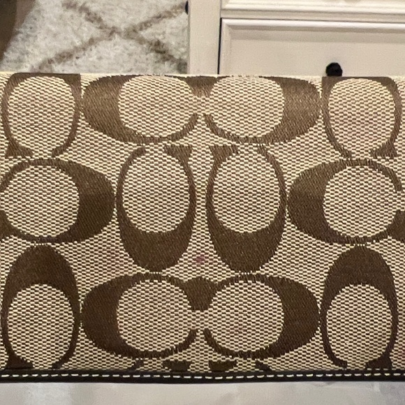 Coach Brown and Tan Signature Wallet - Picture 9 of 9
